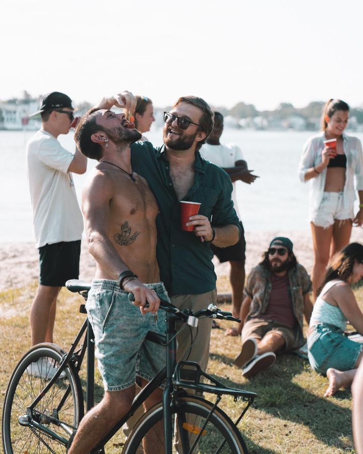 Budds In Surfers Backpackers Гоулд Коуст Екстериор снимка