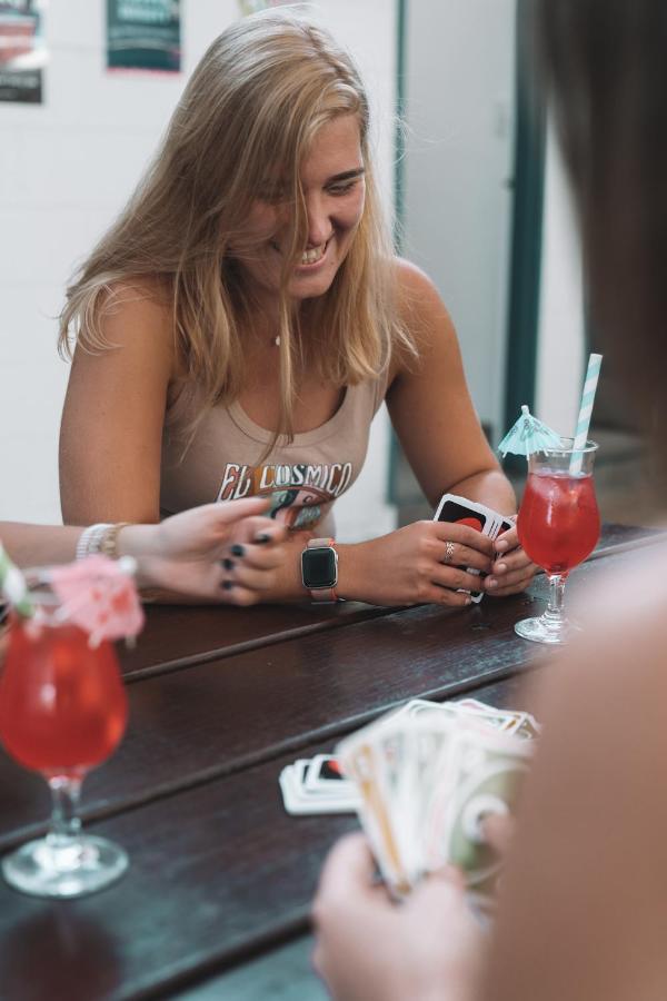 Budds In Surfers Backpackers Гоулд Коуст Екстериор снимка