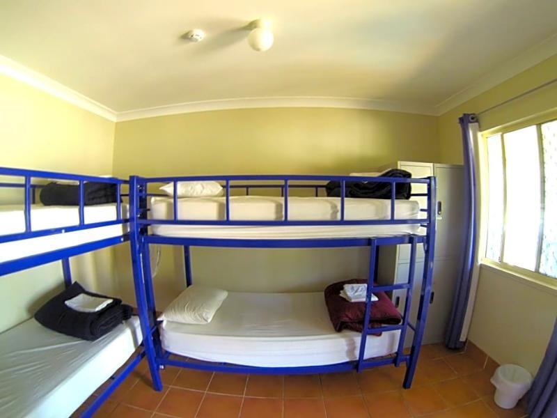 Budds In Surfers Backpackers Гоулд Коуст Екстериор снимка